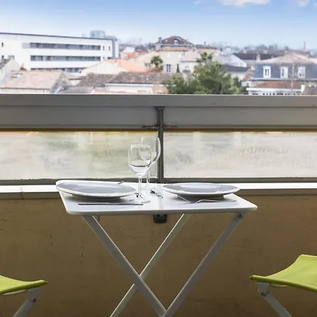 And Modern Flat With Balcony And Parking In - Welkeys Burdeos